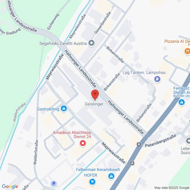 meinkarrierestart.at Karte mit einem Abschnitt der Hallwanger Landesstraße in Österreich mit beschrifteten Geschäften und Straßen in der Nähe, darunter Amadeus Abschlepp Dienst 24 und Felbermair Keramikwelt Hofer.