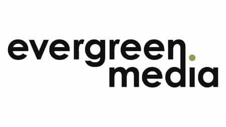 meinkarrierestart.at Das Bild zeigt den Text „Evergreen Media“ in fetten, schwarzen Kleinbuchstaben auf weißem Hintergrund, mit einem grünen Punkt über dem „i“ in „Media“.